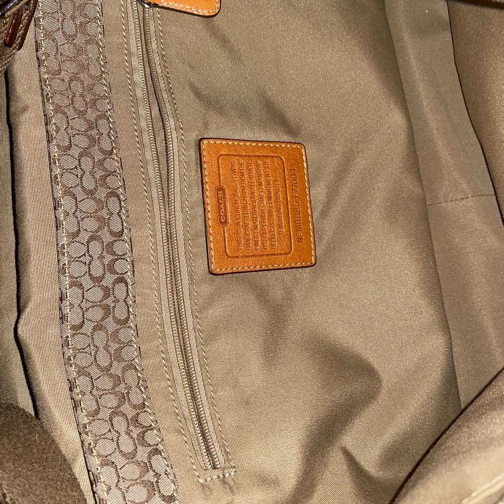 Coach diaper bag great condition - Picture 4 of 9